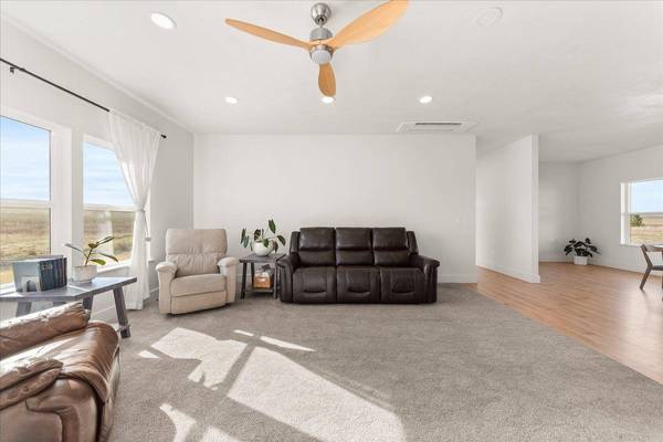 25741 Westfield Ln, Davenport, WA 99122