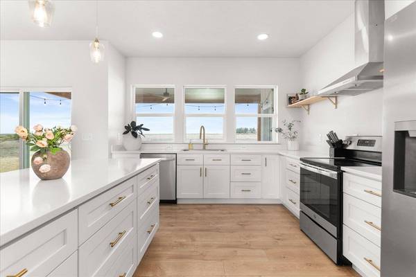 25741 Westfield Ln, Davenport, WA 99122