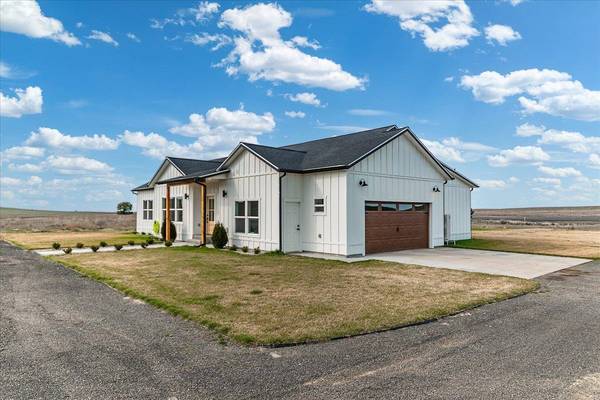 25741 Westfield Ln, Davenport, WA 99122