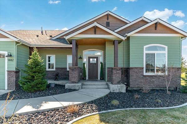 1442 E 12th St, Deer Park, WA 99006