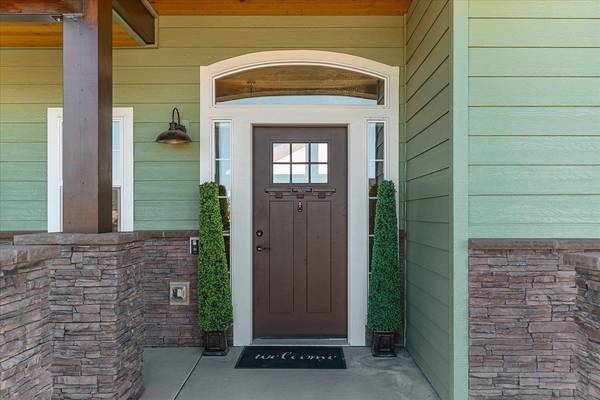 1442 E 12th St, Deer Park, WA 99006