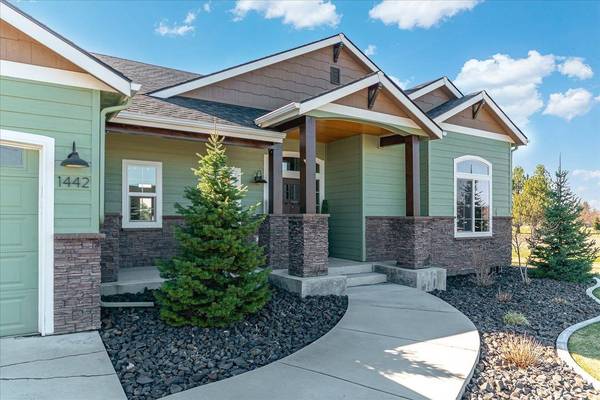 1442 E 12th St, Deer Park, WA 99006