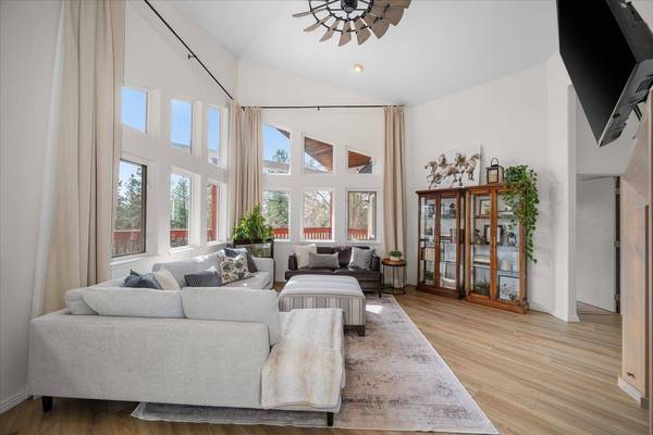 6210 E Lincoln Ln, Spokane, WA 99217