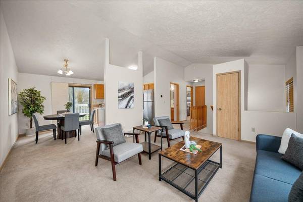 950 E Calkins Drive Dr, Spokane, WA 99208