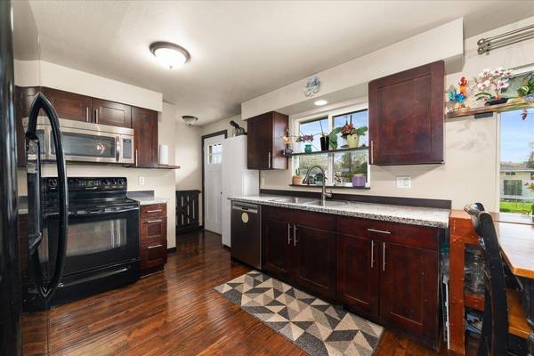 8504 E Mansfield Ave, Spokane, WA 99212