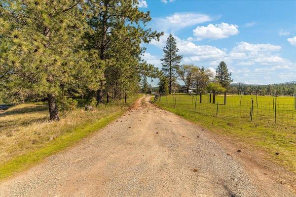 32604 N Elk Chattaroy Rd. Rd, Chattaroy, WA 99003
