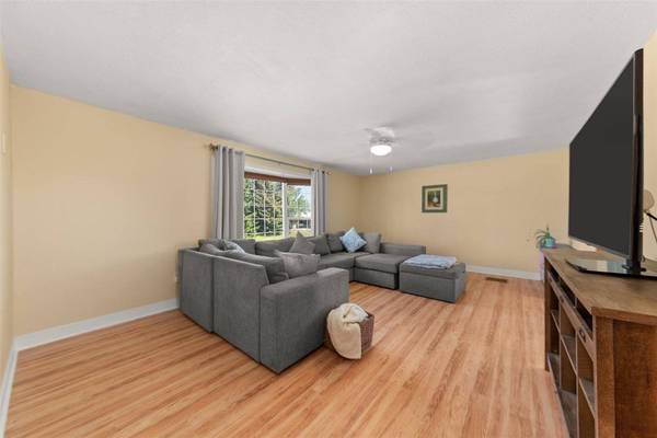 5405 N Lynden Rd, Otis Orchards, WA 99027