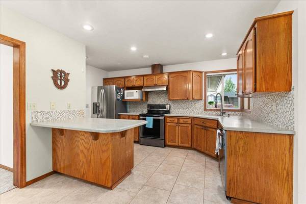 2115 E 56th Ct, Spokane, WA 99223