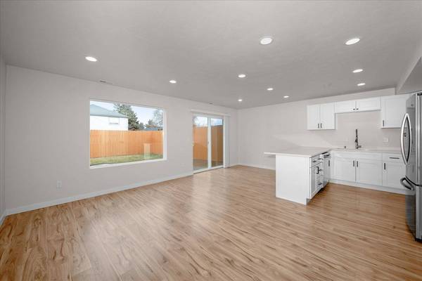 2401 E Longfellow Ave, Spokane, WA 99207