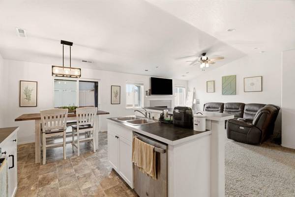 5508 S Sherri Lea Rd, Spokane, WA 99224