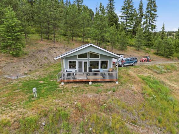 292 E Knob Hill E Rd, Republic, WA 99166