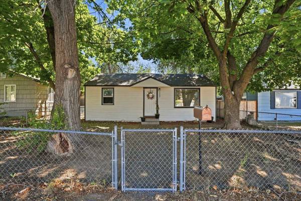 6202 N Astor St, Spokane, WA 99207