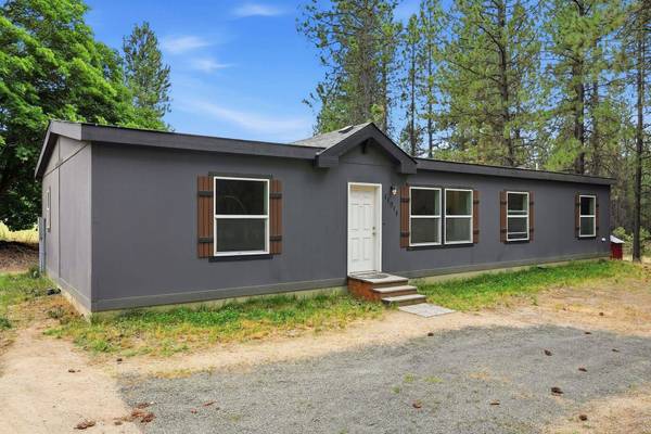 11914 E Laurel Rd, Elk, WA 99009