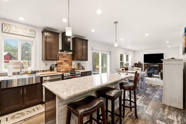 11914 E Laurel Rd, Elk, WA 99009