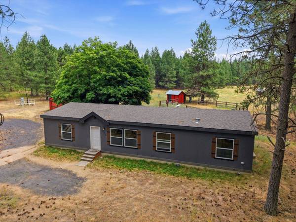 11914 E Laurel Rd, Elk, WA 99009