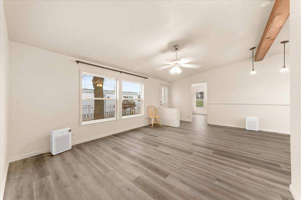3925 E Farwell Rd ##7, Mead, WA 99021