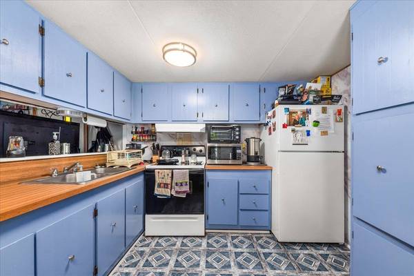 8900 S Mullen Hill Rd #16, Spokane, WA 99224