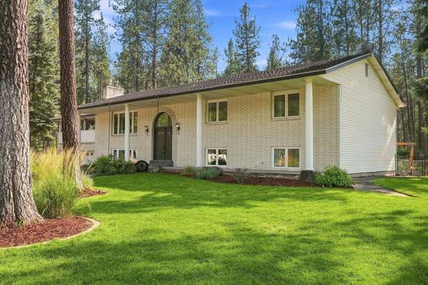 17317 N Saddle Hill Rd, Colbert, WA 99005