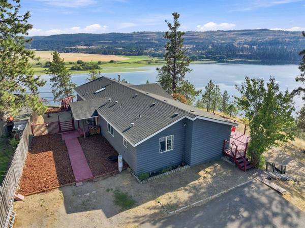 6397 Villier Rd, Nine Mile Falls, WA 99026