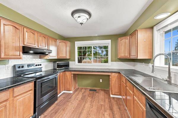 10104 E 13th Ave, Spokane, WA 99206