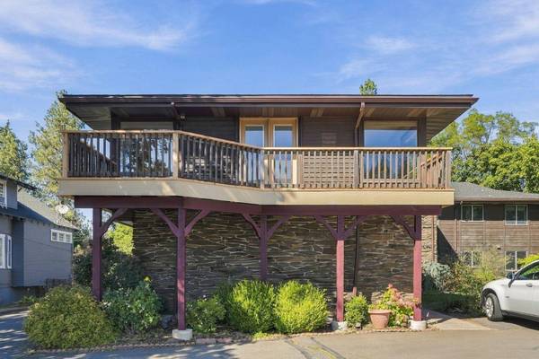305 E 24th Ave