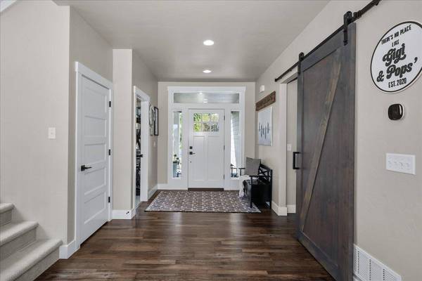2327 S Fairmont Estates Dr, Greenacres, WA 99016