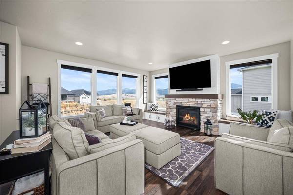 2327 S Fairmont Estates Dr, Greenacres, WA 99016