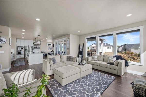 2327 S Fairmont Estates Dr, Greenacres, WA 99016