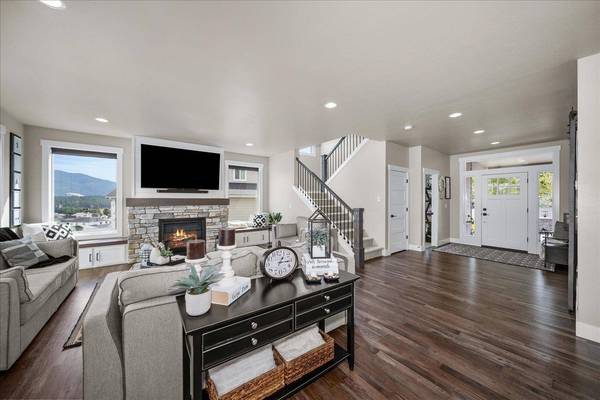 2327 S Fairmont Estates Dr, Greenacres, WA 99016