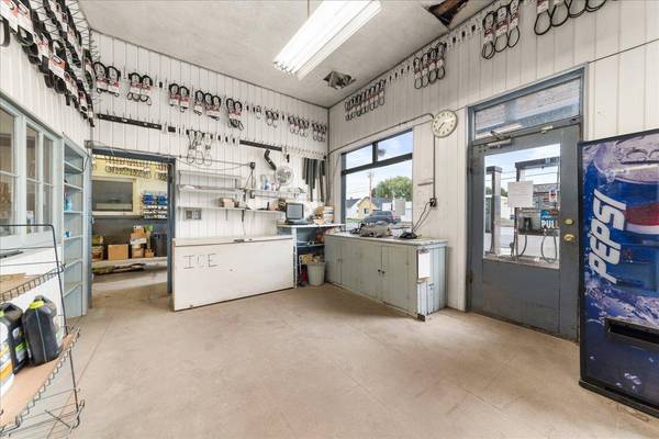 110 E Broadway Ave, Reardan, WA 99029