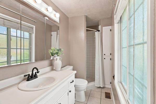 4926 W Fernwood Ct, Spokane, WA 99208
