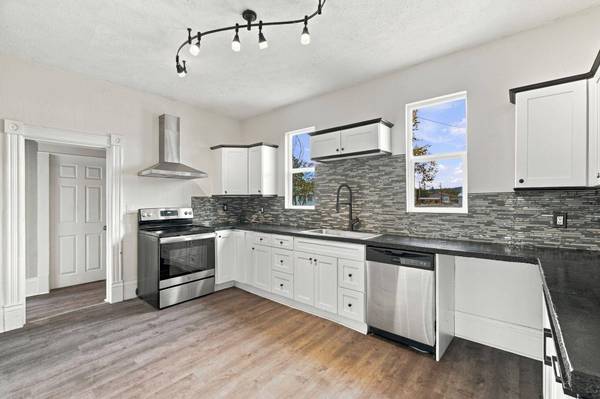 1928 E Sharp Ave, Spokane, WA 99202
