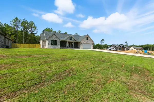 1008 Parkside Drive, Redfield, AR 72132