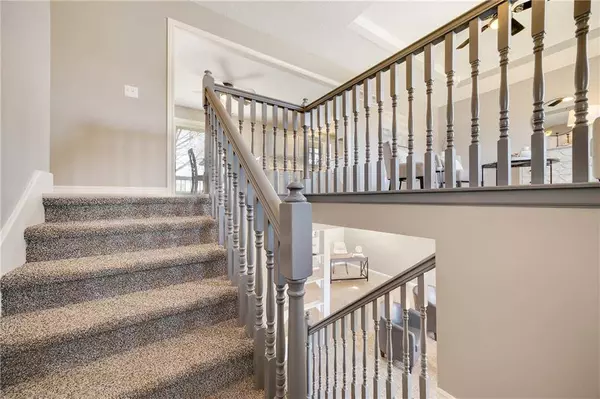 2111 N Colony LN, Independence, MO 64058