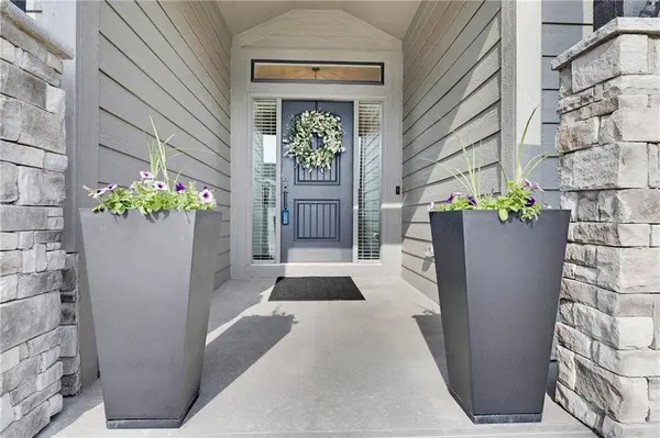 2103 NW Killarney LN, Lee's Summit, MO 64081