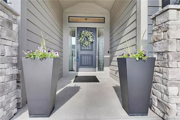 2103 NW Killarney LN, Lee's Summit, MO 64081