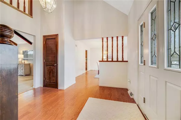 2016 NW 9th ST, Blue Springs, MO 64015