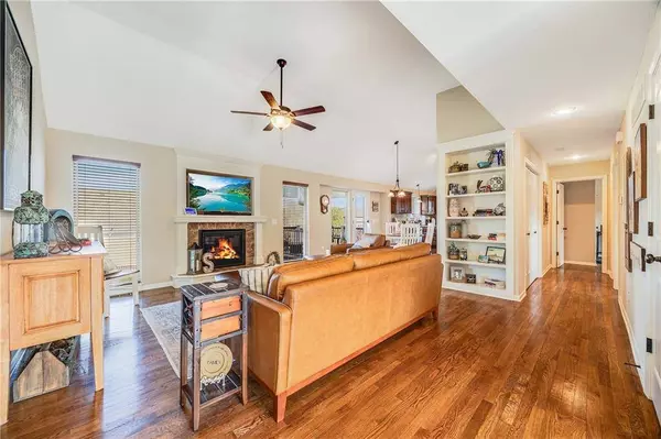 10015 N Wallace AVE, Kansas City, MO 64157