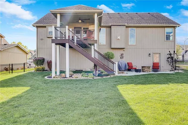 10015 N Wallace AVE, Kansas City, MO 64157