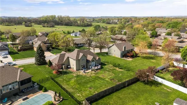 2614 Duncan ST, Harrisonville, MO 64701