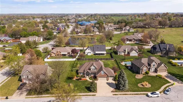 2614 Duncan ST, Harrisonville, MO 64701