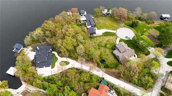 1676 NE ozark DR, Lee's Summit, MO 64086