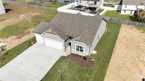 2348 NE Colonnade AVE, Blue Springs, MO 64029