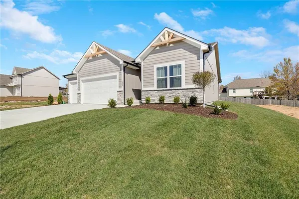 2348 NE Colonnade AVE, Blue Springs, MO 64029