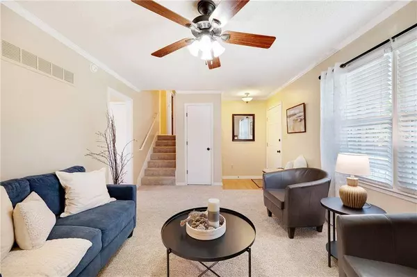 901 Stone Brook DR, Grain Valley, MO 64029