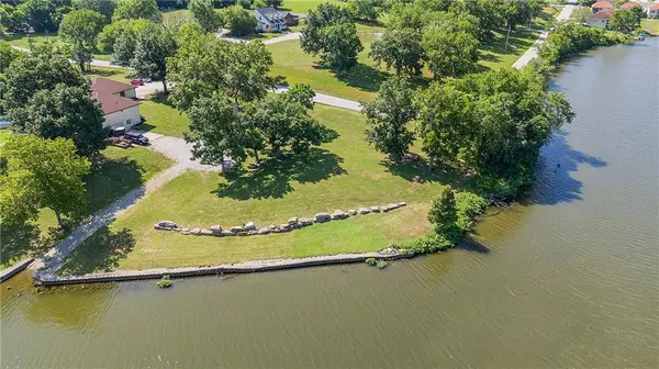 1948 NE Todd George RD, Lee's Summit, MO 64086