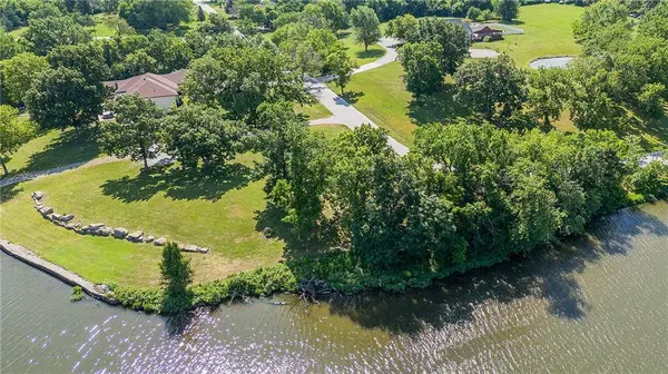 1948 NE Todd George RD, Lee's Summit, MO 64086