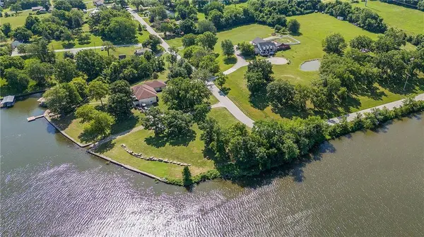 1948 NE Todd George RD, Lee's Summit, MO 64086