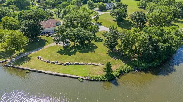 1948 NE Todd George RD, Lee's Summit, MO 64086