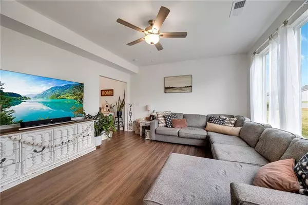 27104 E Cedar Grove DR, Lee's Summit, MO 64086